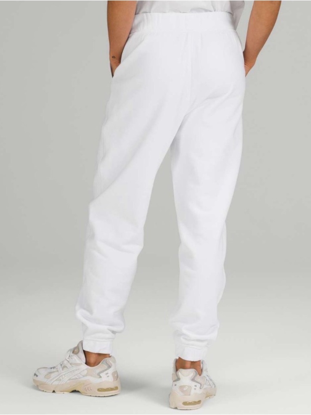 Lululemon Relaxed High-Rise Jogger
White